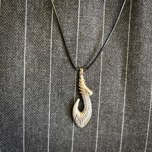 Load image into Gallery viewer, Ami Polinesiani per Chris