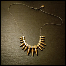 Carica l'immagine nel visualizzatore di Gallery, Collana Preistorica