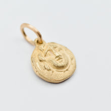 Carica l'immagine nel visualizzatore di Gallery, Ciondolo C1