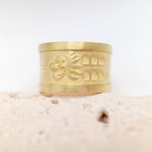 Carica l&#39;immagine nel visualizzatore di Gallery, Anello leone-Colosseo per Riccardo

