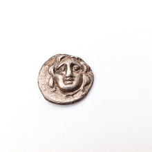 Carica l&#39;immagine nel visualizzatore di Gallery, Ciondolo C1
