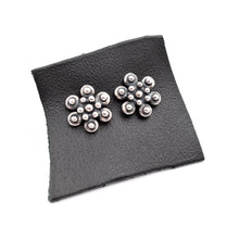 Carica l&#39;immagine nel visualizzatore di Gallery, Orecchini c3
